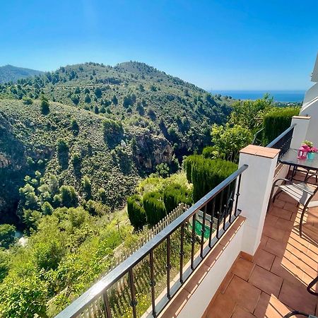 Apartamentos Axarquia , Frigiliana, Terraza Privada Con Vistas A La Montana Rio Y Al Mar Exterior foto