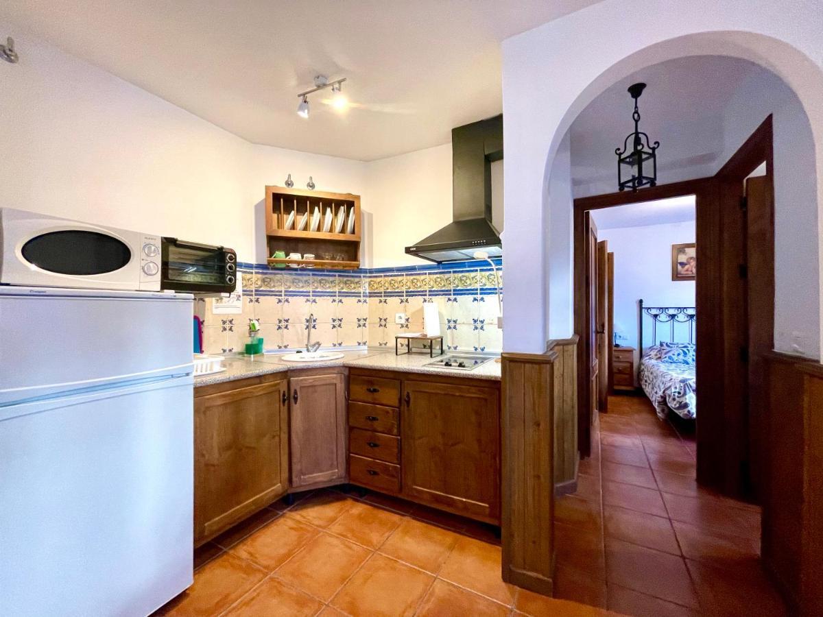 Apartamentos Axarquia , Frigiliana, Terraza Privada Con Vistas A La Montana Rio Y Al Mar Exterior foto