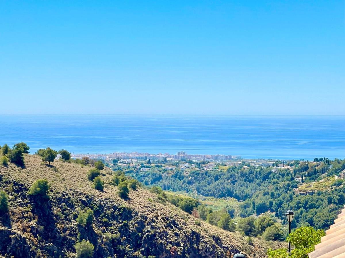 Apartamentos Axarquia , Frigiliana, Terraza Privada Con Vistas A La Montana Rio Y Al Mar Exterior foto