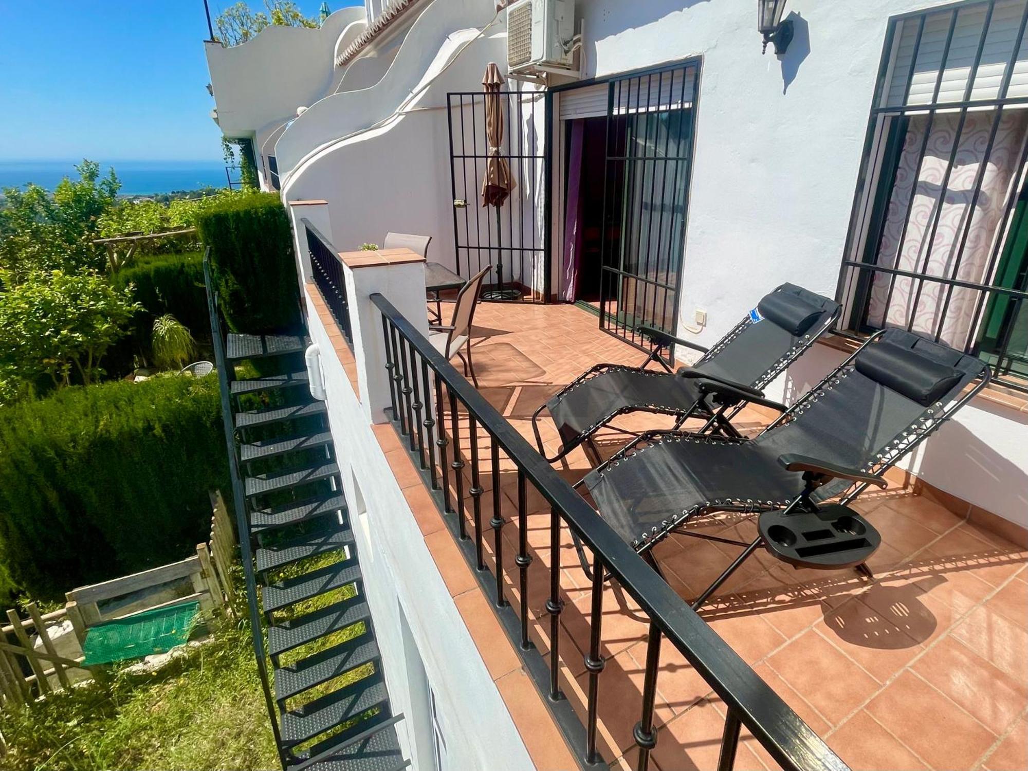 Apartamentos Axarquia , Frigiliana, Terraza Privada Con Vistas A La Montana Rio Y Al Mar Exterior foto