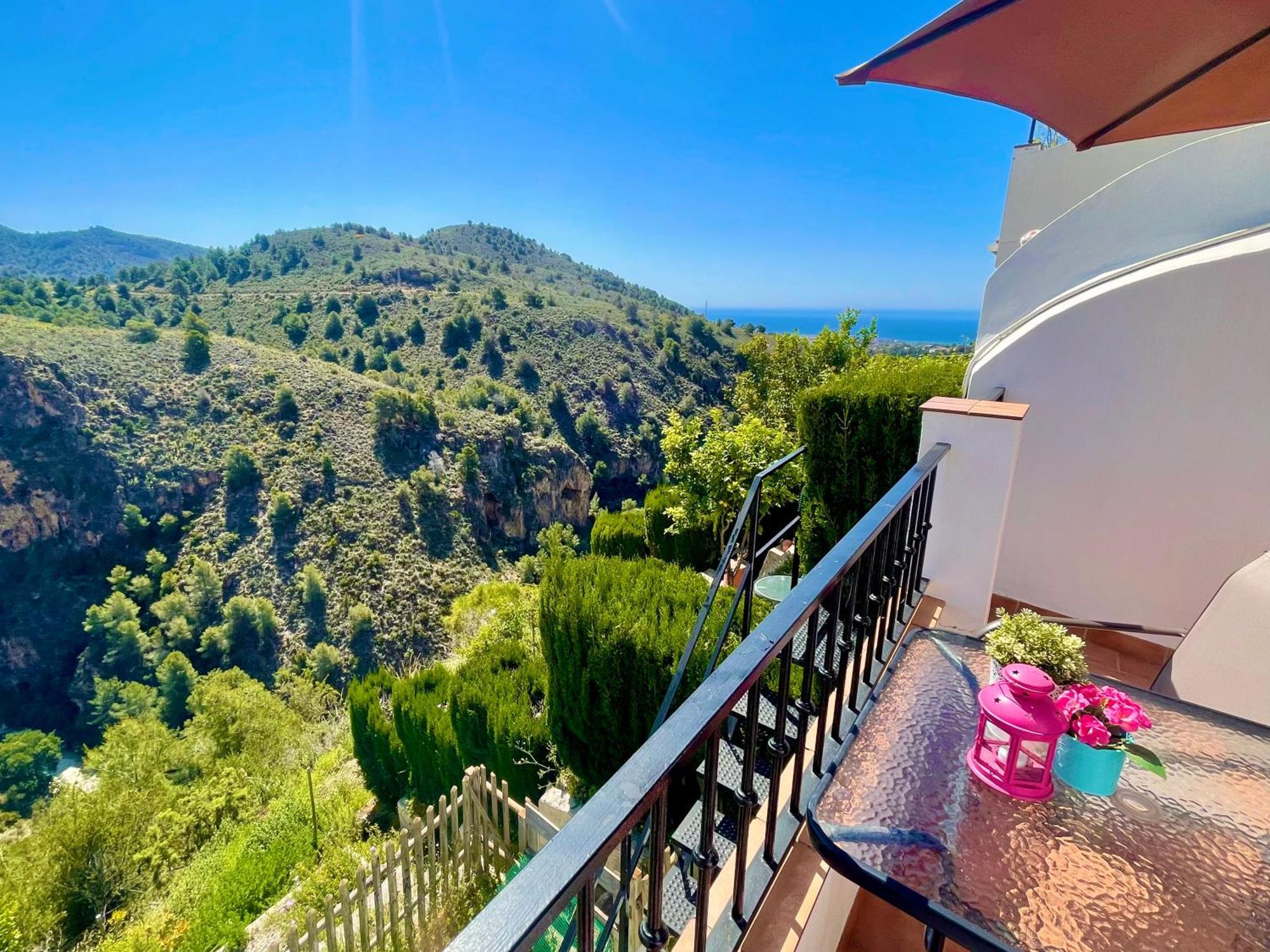 Apartamentos Axarquia , Frigiliana, Terraza Privada Con Vistas A La Montana Rio Y Al Mar Exterior foto